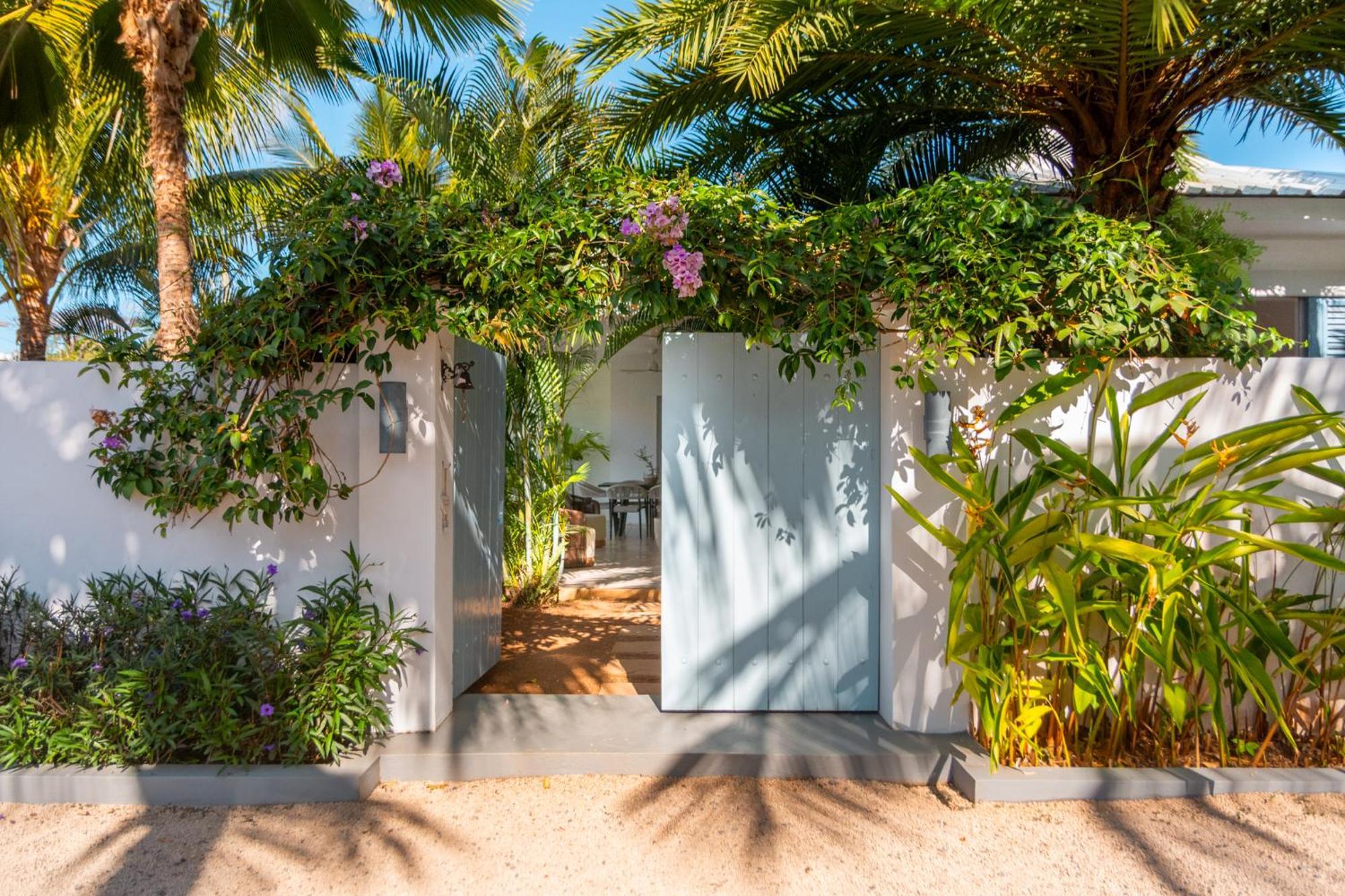 Le Mandala Moris Guesthouse Pointe Aux Canonniers Grand-Baie Dış mekan fotoğraf