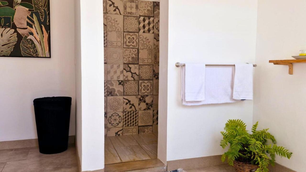Le Mandala Moris Guesthouse Pointe Aux Canonniers Grand-Baie Dış mekan fotoğraf
